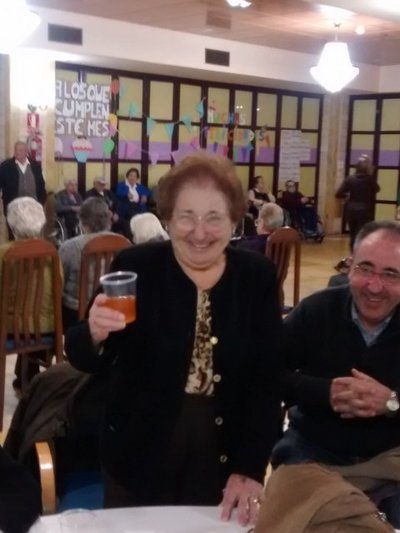 Castañas y sidra dulce para celebrar el Amagüestu en Lar de Noega