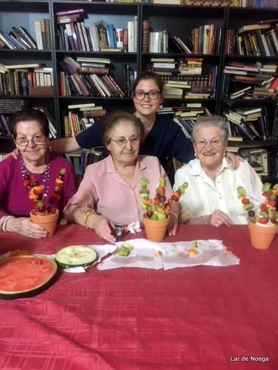 I Taller de flores y brochetas comestibles