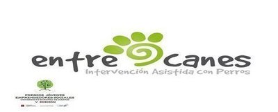 Intervención asistida con perros realizada por la ASOCIACIÓN ENTRECANES